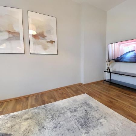 Milpau Recklinghausen1 - Modernes Und Zentrales Premium-Apartment Mit Queensize-Bett, Netflix, Nespresso, Smart-Tv Und Privatparkplatz ภายนอก รูปภาพ